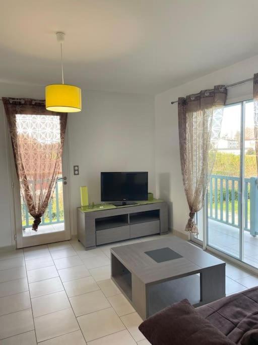 Appartement T3 Lumineux Tres Bien Equipe Avec Balcon Salies-de-Béarn المظهر الخارجي الصورة